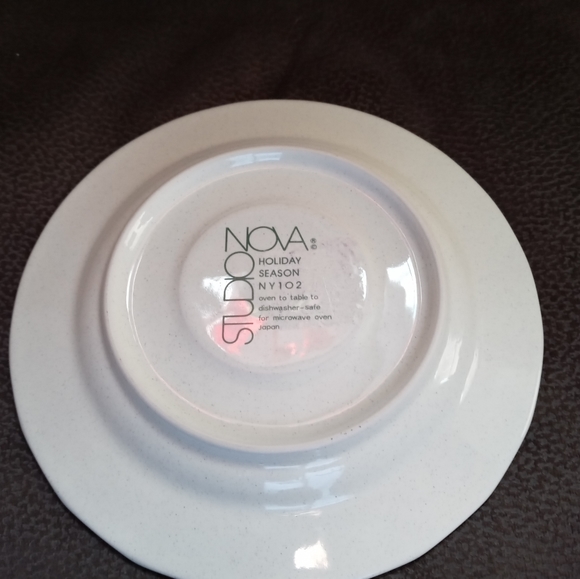 BEAUTIFUL VINTAGE CHRISTMAS CUP AND SAUCER!! - Picture 4 of 5